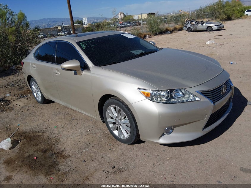 2013 Lexus ES VIN JTHBW1GG7D2013255 IAAI salvage auction — REAR END, Salvage Title, sold $5,100 on 2026-07-05 (photo 1)