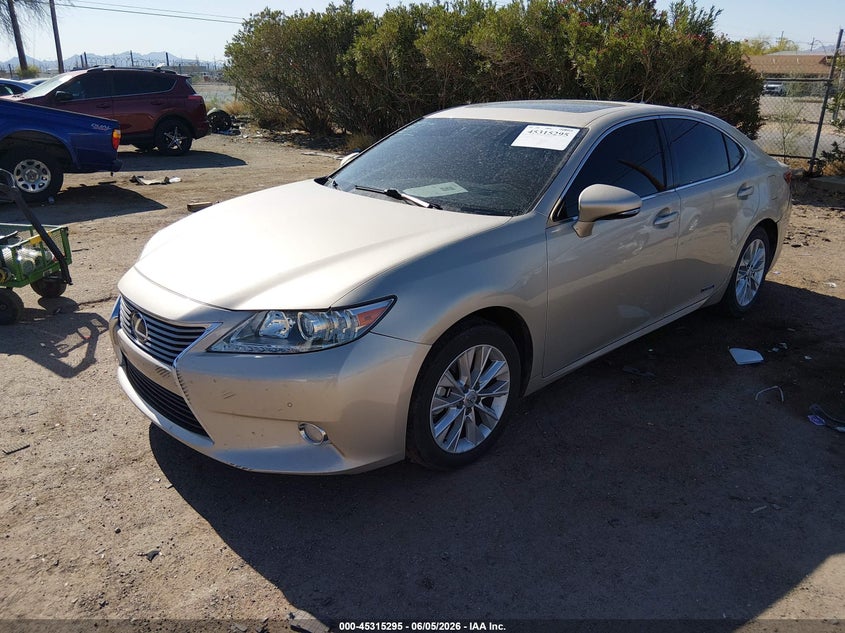 2013 Lexus ES VIN JTHBW1GG7D2013255 IAAI salvage auction — REAR END, Salvage Title, sold $5,100 on 2026-07-05 (photo 2)