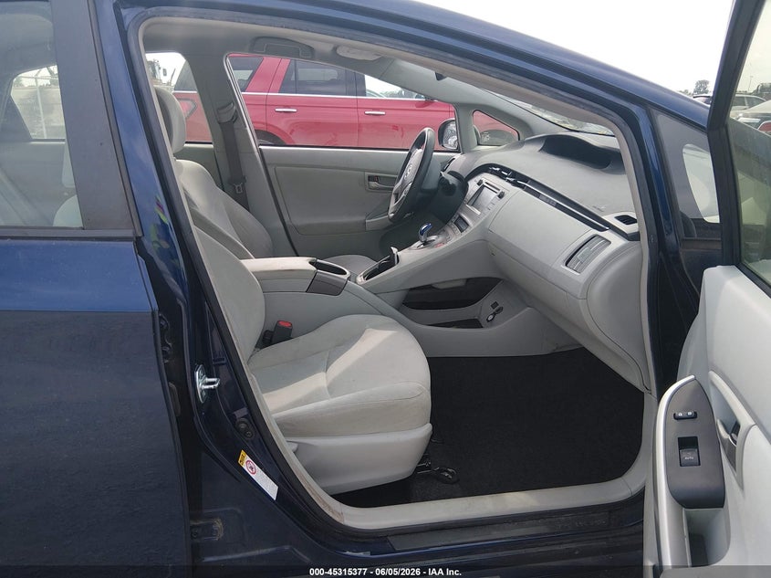 2014 Toyota Prius VIN JTDKN3DU8E1745251 IAAI salvage auction — RIGHT FRONT, Salvage Title, sold $850 on 2026-07-28 (photo 5)