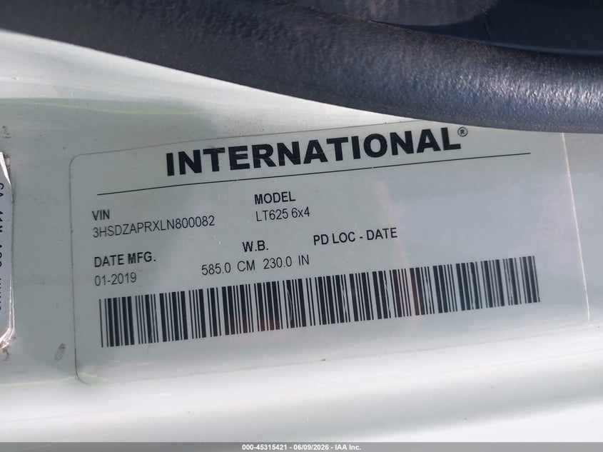 2020 International VIN 3HSDZAPRXLN800082 IAAI salvage auction — FRONT END, Salvage Title, sold $10,500 on 2026-07-15 (photo 8)