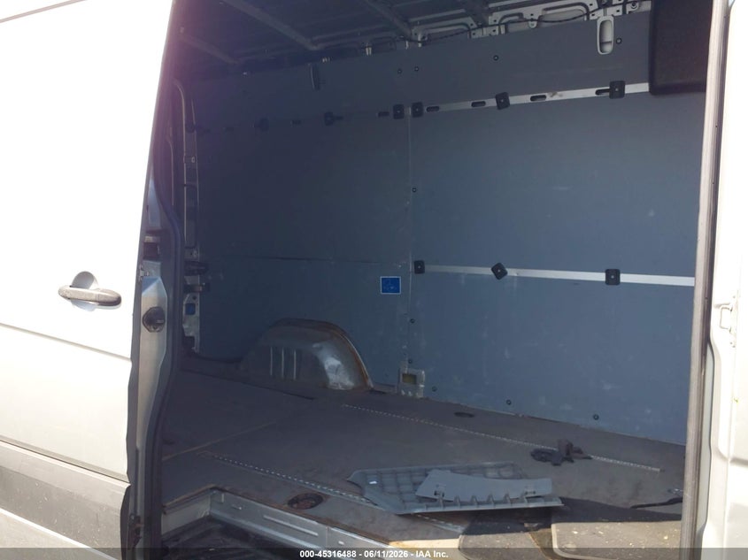 2012 Mercedes-benz Sprinter VIN WD3PE7CC0C5707390 IAAI salvage auction — ENGINE DAMAGE, Bill Of Sale Destruction Only - Salvage (Ohio), sold $1,350 on 2026-07-20 (photo 8)