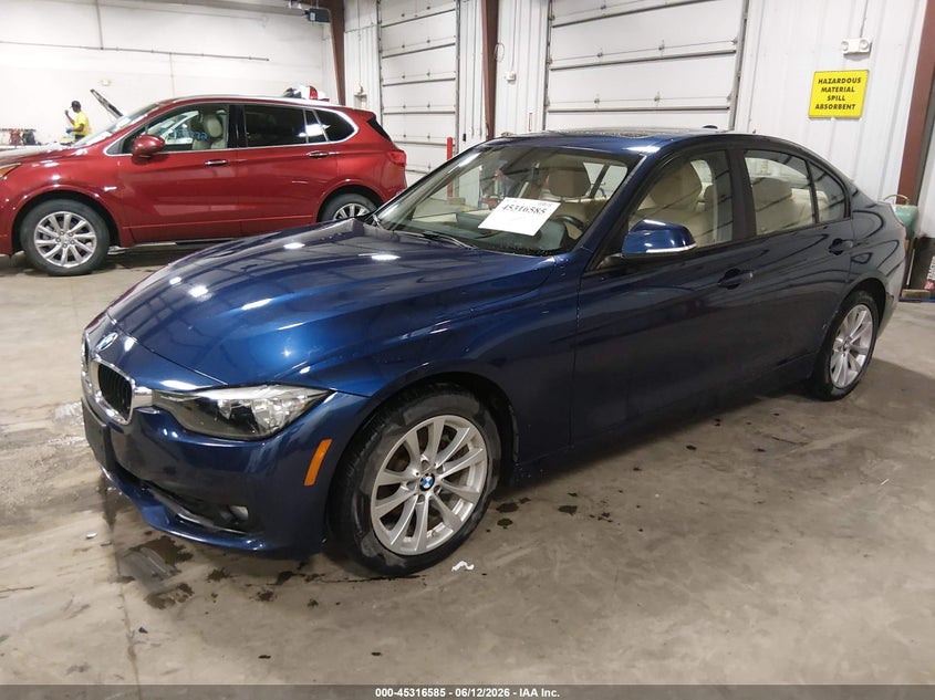 2016 BMW 3er VIN WBA8E5G57GNT94982 IAAI salvage auction — RIGHT FRONT, Salvage (Iowa), sold $5,875 on 2026-07-07 (photo 2)