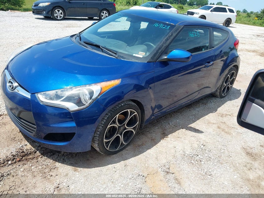 2016 Hyundai Veloster VIN KMHTC6AD5GU283373 IAAI salvage auction — HAIL, Salvage Title, sold $100 on 2026-07-13 (photo 2)