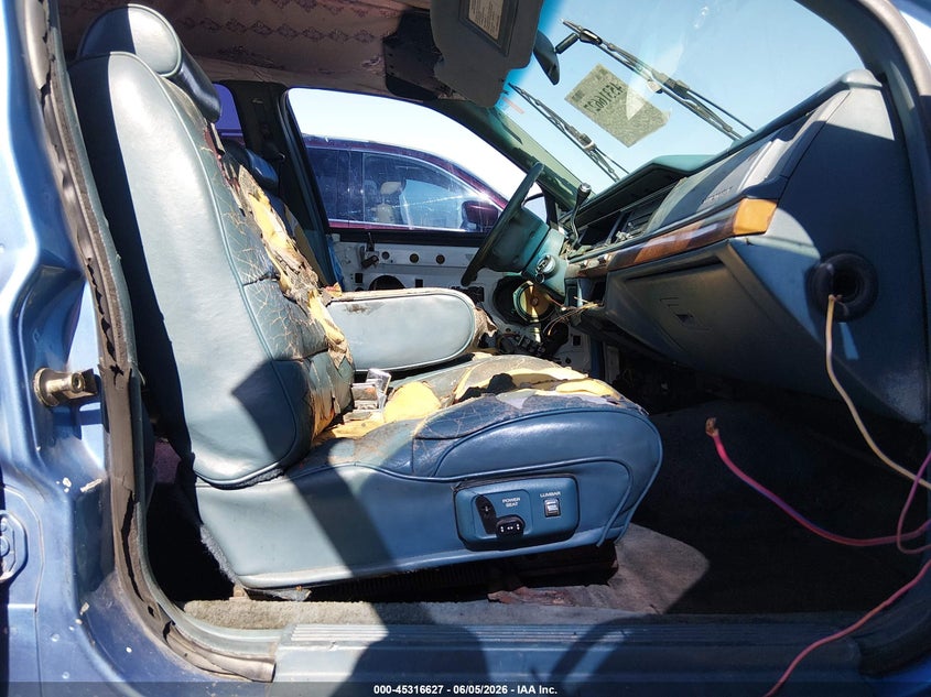1993 Mercury Grand marquis VIN 2MELM75W5PX628377 IAAI salvage auction — NORMAL WEAR, Clear (Nevada), sold $25 on 2026-07-24 (photo 5)