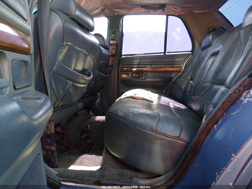 1993 Mercury Grand marquis VIN 2MELM75W5PX628377 IAAI salvage auction — NORMAL WEAR, Clear (Nevada), sold $25 on 2026-07-24 (photo 8)