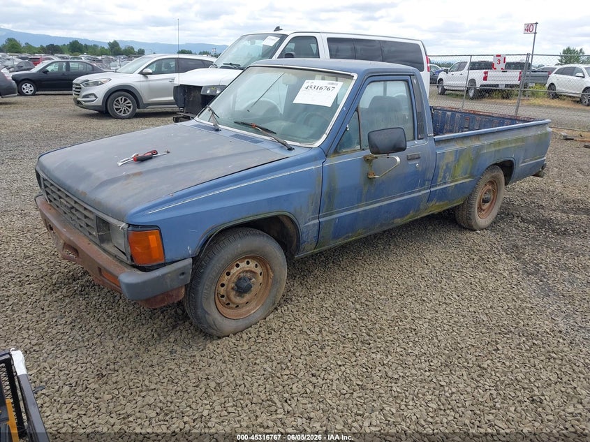 1985 Toyota Pickup VIN JT4RN55D9F0109650 IAAI salvage auction — NORMAL WEAR, Peddle Clear Public-Restricted (Oregon), sold $1,850 on 2026-07-06 (photo 2)
