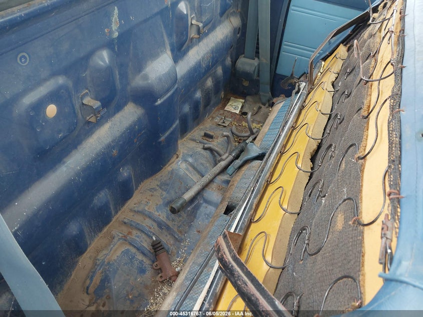 1985 Toyota Pickup VIN JT4RN55D9F0109650 IAAI salvage auction — NORMAL WEAR, Peddle Clear Public-Restricted (Oregon), sold $1,850 on 2026-07-06 (photo 8)