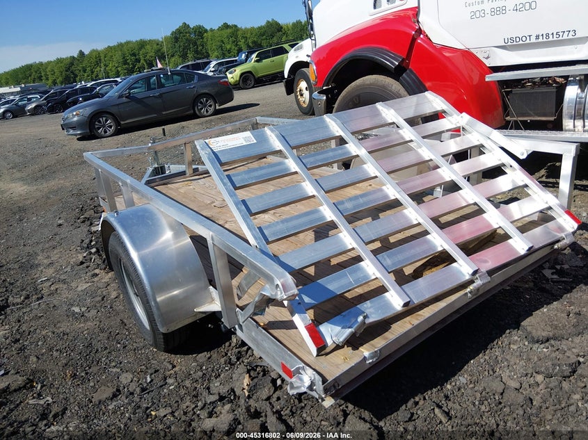 2025 High country Trailer VIN 5WFBU1014SW149547 IAAI salvage auction — REAR END, Bill Of Sale (Connecticut), sold $300 on 2026-07-30 (photo 3)