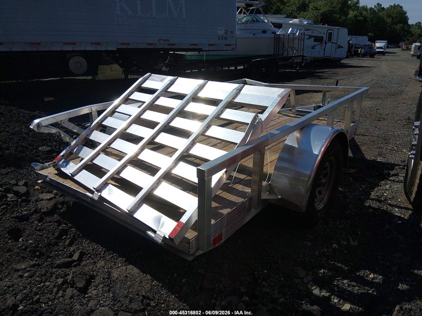 2025 High country Trailer VIN 5WFBU1014SW149547 IAAI salvage auction — REAR END, Bill Of Sale (Connecticut), sold $300 on 2026-07-30 (photo 4)