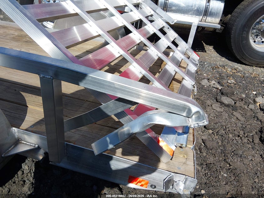 2025 High country Trailer VIN 5WFBU1014SW149547 IAAI salvage auction — REAR END, Bill Of Sale (Connecticut), sold $300 on 2026-07-30 (photo 6)