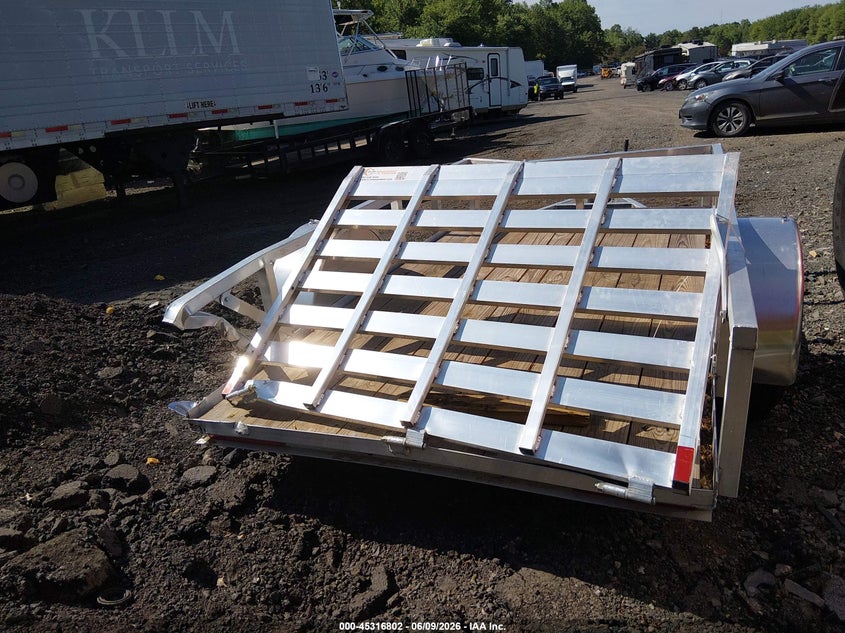 2025 High country Trailer VIN 5WFBU1014SW149547 IAAI salvage auction — REAR END, Bill Of Sale (Connecticut), sold $300 on 2026-07-30 (photo 8)