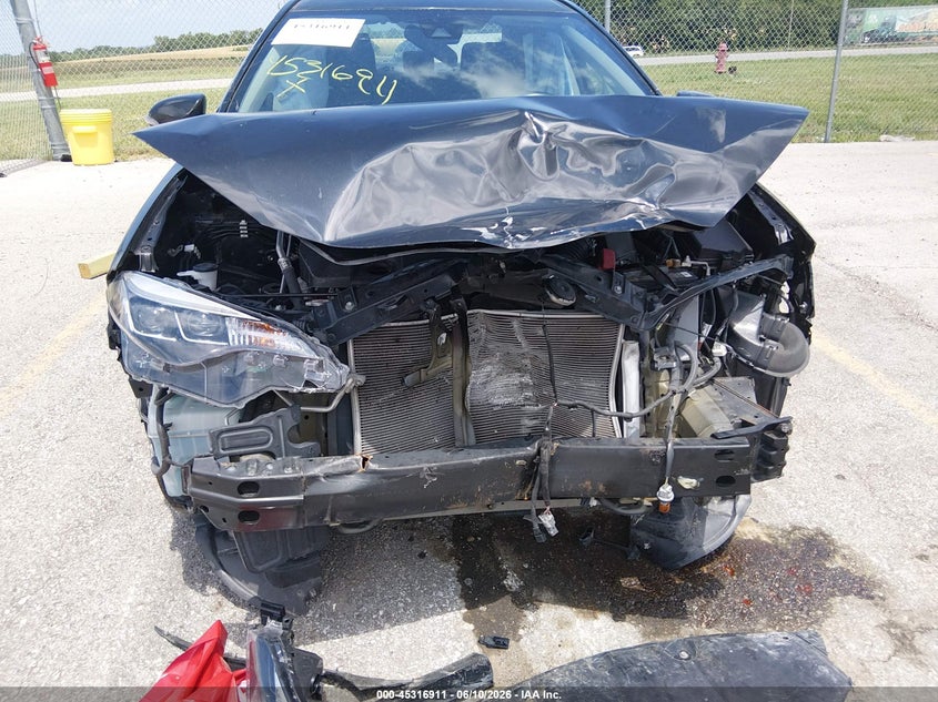 2019 Toyota Corolla VIN 5YFBURHE1KP896030 IAAI salvage auction — FRONT END, Clear (Missouri), sold $1,900 on 2026-07-30 (photo 6)