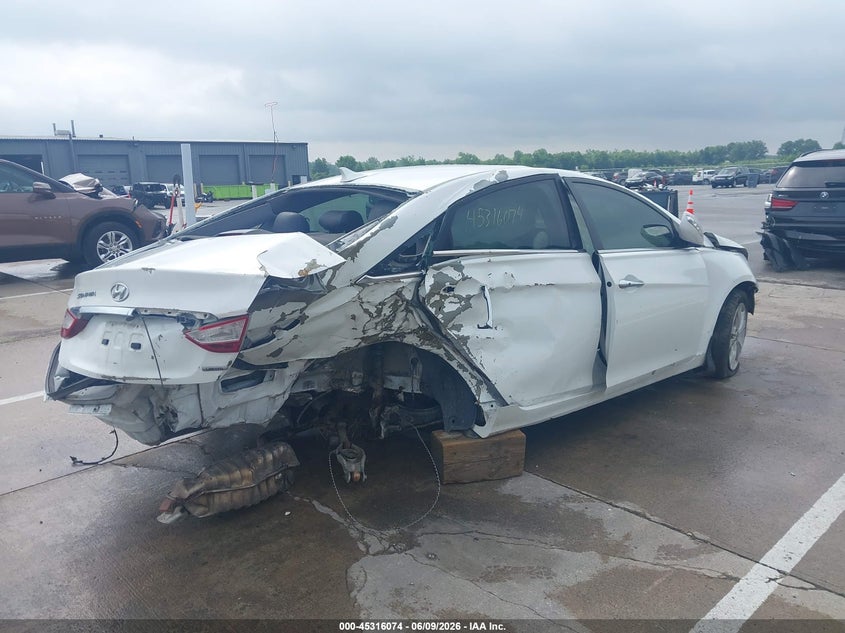 2011 Hyundai Sonata VIN 5NPEC4AC0BH083089 IAAI salvage auction — ROLLOVER, Clear (Indiana), sold $100 on 2026-07-10 (photo 4)