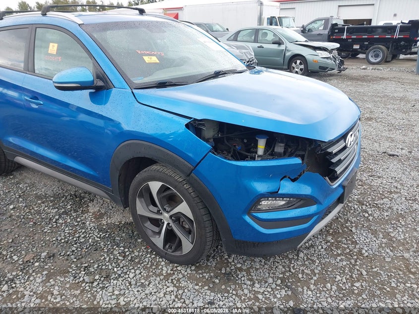 2017 Hyundai Tucson VIN KM8J3CA27HU335740 IAAI salvage auction — RIGHT FRONT, Salvage Title, sold $2,350 on 2026-07-22 (photo 6)