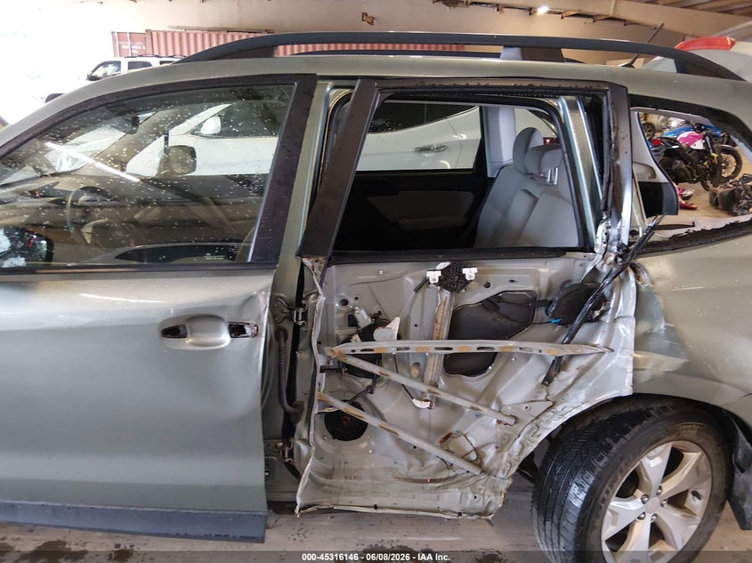 2014 Subaru Forester VIN JF2SJAEC2EH545903 IAAI salvage auction — SIDE, Salvage Title, sold $600 on 2026-07-20 (photo 6)
