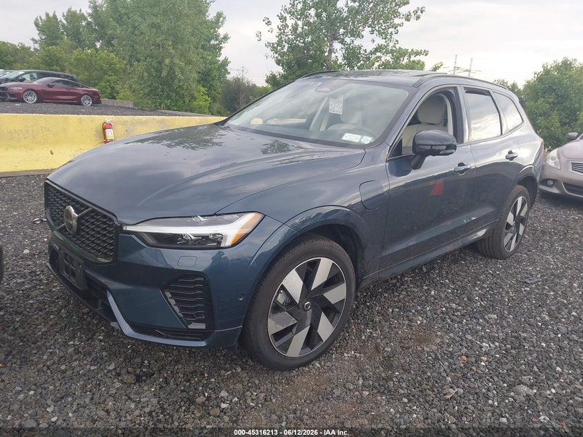 2025 Volvo Xc60 VIN YV4H60RCXS1104424 IAAI salvage auction — ELECTRICAL, Salvage Title, sold $21,400 on 2026-08-24 (photo 2)