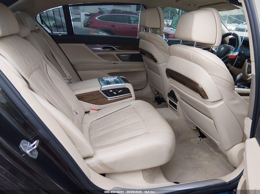 2016 BMW 7er VIN WBA7F2C54GG417989 IAAI salvage auction — FRONT END, Salvage Title, sold $5,850 on 2026-08-10 (photo 8)