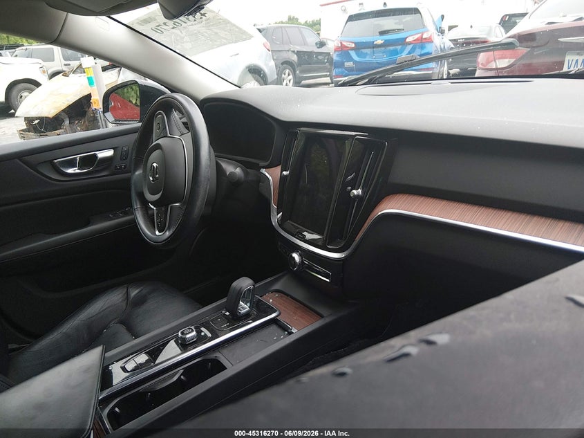 2022 Volvo S60 VIN 7JRL12TZ6NG174011 IAAI salvage auction — RIGHT SIDE, Salvage Title, sold $5,200 on 2026-07-06 (photo 5)
