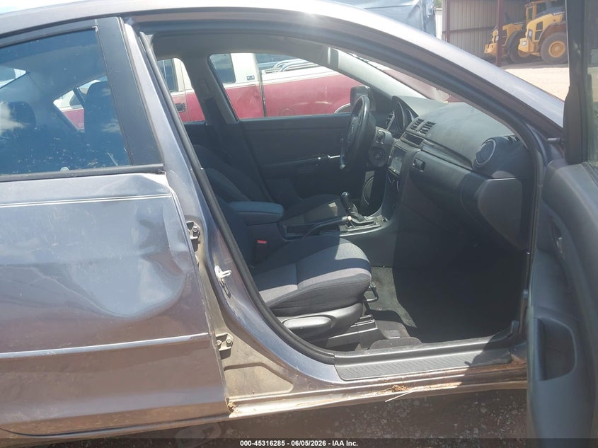 2008 Mazda 3 VIN JM1BK12F181782728 IAAI salvage auction — RIGHT SIDE, Salvage (Alabama), sold $250 on 2026-07-08 (photo 5)