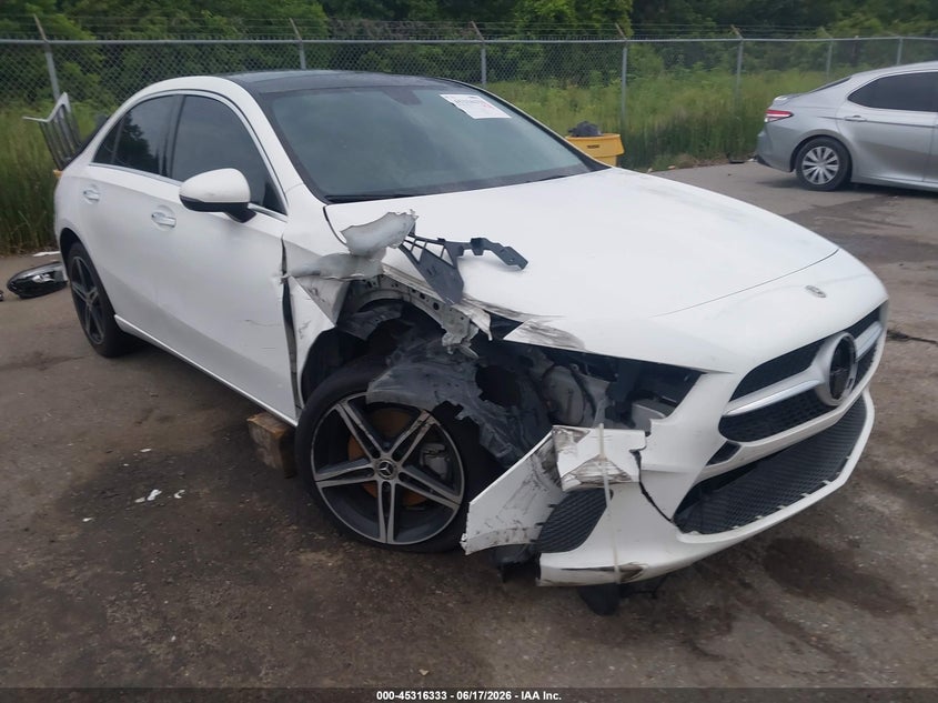 2022 Mercedes-benz A-klasse VIN W1K3G4EB5NJ371219 IAAI salvage auction — RIGHT FRONT, Salvage (Louisiana), sold $4,050 on 2026-08-02 (photo 1)