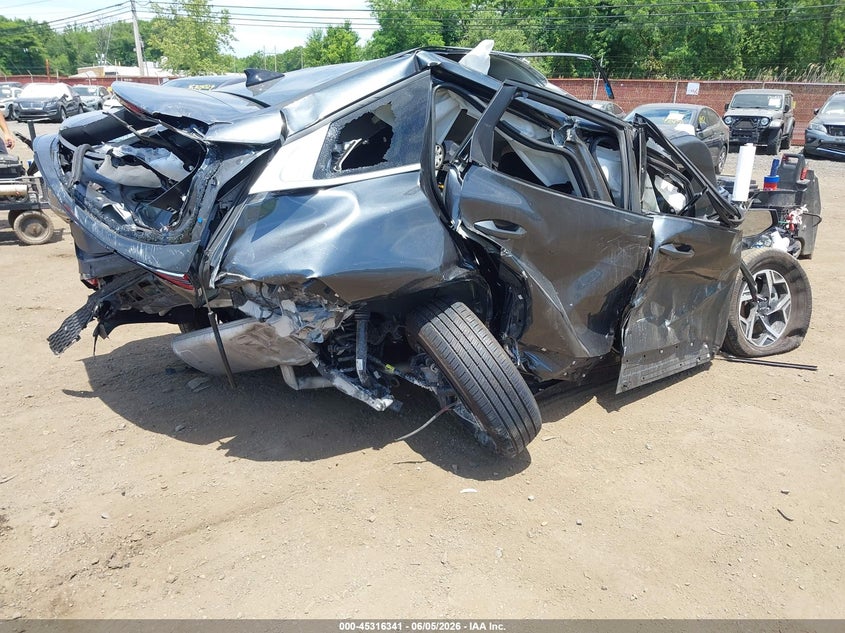 2024 Kia Sportage VIN KNDPUCDF5R7308563 IAAI salvage auction — ROLLOVER, Salvage Title, sold $25 on 2026-07-12 (photo 4)
