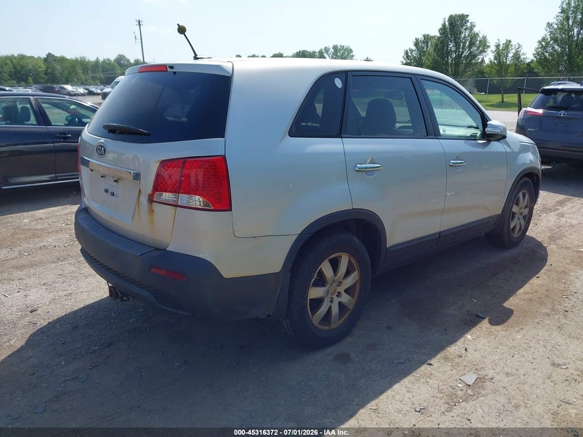2013 Kia Sorento VIN 5XYKT3A13DG333933 IAAI salvage auction — NORMAL WEAR, Clear (New York), sold $900 on 2026-07-07 (photo 4)