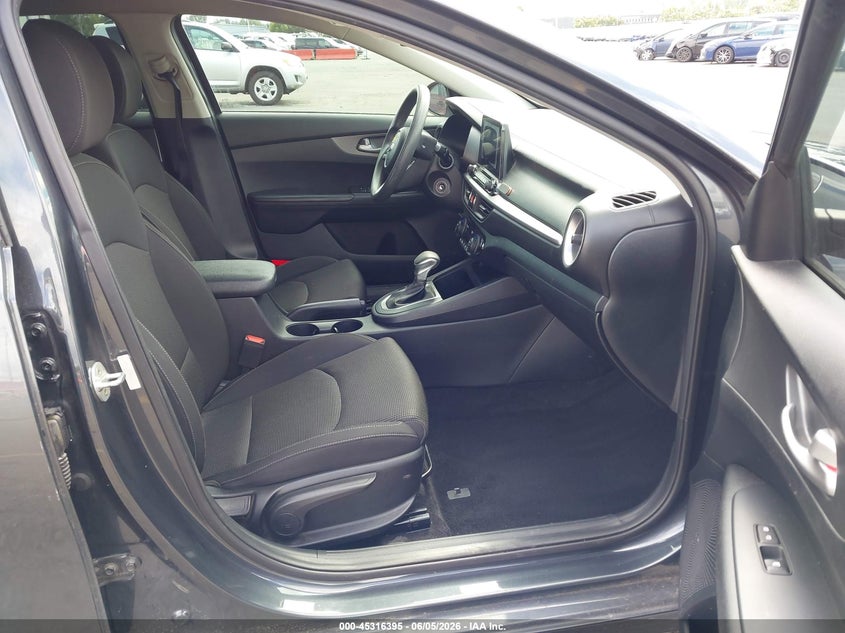2019 Kia Forte VIN 3KPF24AD7KE028224 IAAI salvage auction — SIDE, Salvage Title, sold $2,000 on 2026-07-10 (photo 5)