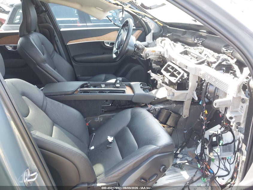 2023 Volvo Xc90 VIN YV4H60CNXP1981335 IAAI salvage auction — UNDERCARRIAGE, Salvage Title, sold $18,150 on 2026-08-03 (photo 5)