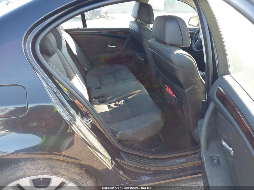 2010 BMW 5er VIN WBANV9C50AC390582 IAAI salvage auction — NORMAL WEAR, Clear (Massachusetts), sold $325 on 2026-07-07 (photo 8)