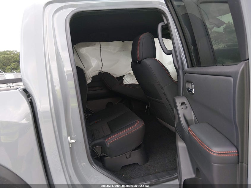 2025 Nissan Navara (frontier) VIN 1N6ED1EJXSN622433 IAAI salvage auction — SIDE, Salvage (Alabama), sold $8,700 on 2026-08-20 (photo 8)