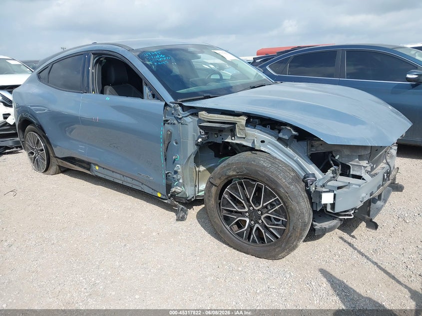 2024 Ford Mustang mach-e VIN 3FMTK3R4XRMA03136 — IAAI salvage auction photo