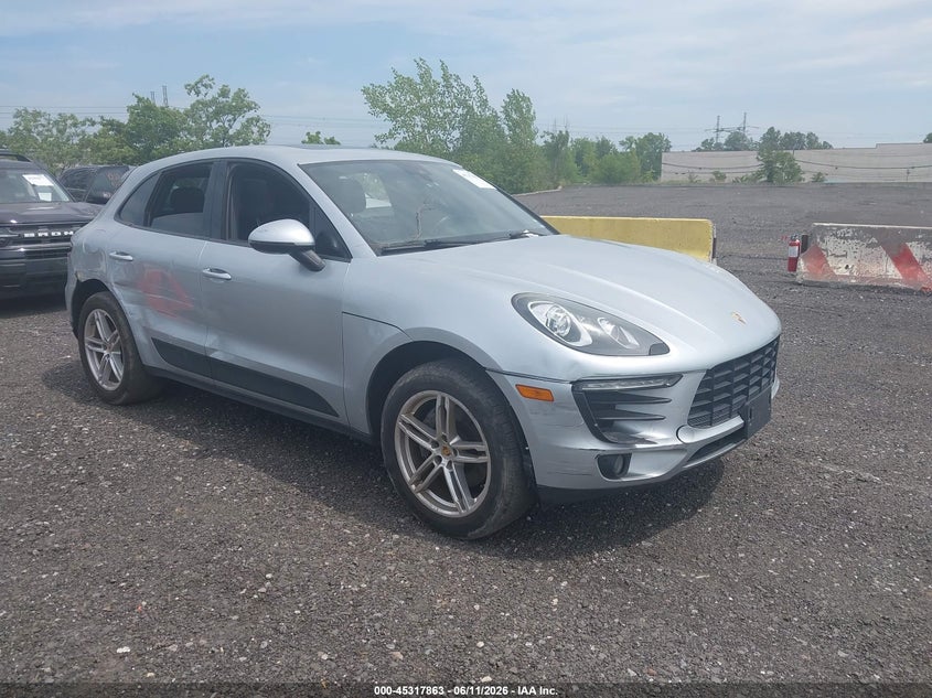 2017 Porsche Macan VIN WP1AA2A59HLB04681 IAAI salvage auction — SIDE, Salvage (Idaho), sold $25 on 2026-07-28 (photo 1)