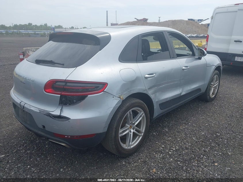 2017 Porsche Macan VIN WP1AA2A59HLB04681 IAAI salvage auction — SIDE, Salvage (Idaho), sold $25 on 2026-07-28 (photo 4)