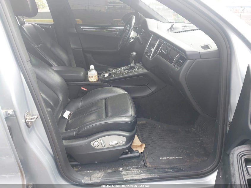 2017 Porsche Macan VIN WP1AA2A59HLB04681 IAAI salvage auction — SIDE, Salvage (Idaho), sold $25 on 2026-07-28 (photo 5)