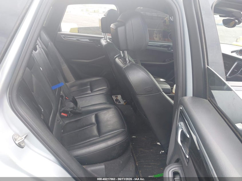 2017 Porsche Macan VIN WP1AA2A59HLB04681 IAAI salvage auction — SIDE, Salvage (Idaho), sold $25 on 2026-07-28 (photo 8)