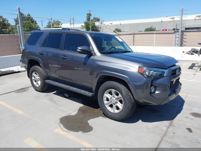 2020 Toyota 4runner VIN JTEBU5JR1L5807590 IAAI salvage auction — LEFT FRONT, Salvage Title, sold $17,700 on 2026-07-06 (photo 1)