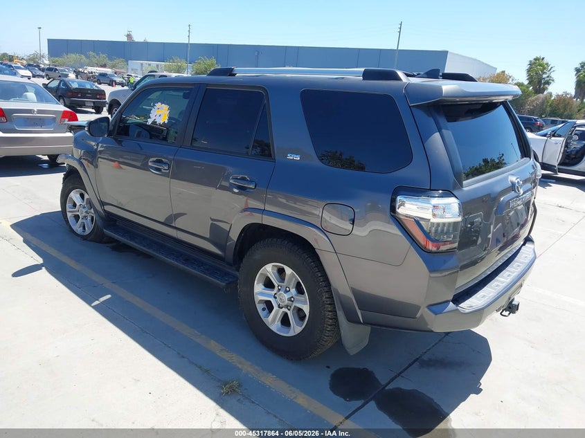 2020 Toyota 4runner VIN JTEBU5JR1L5807590 IAAI salvage auction — LEFT FRONT, Salvage Title, sold $17,700 on 2026-07-06 (photo 3)