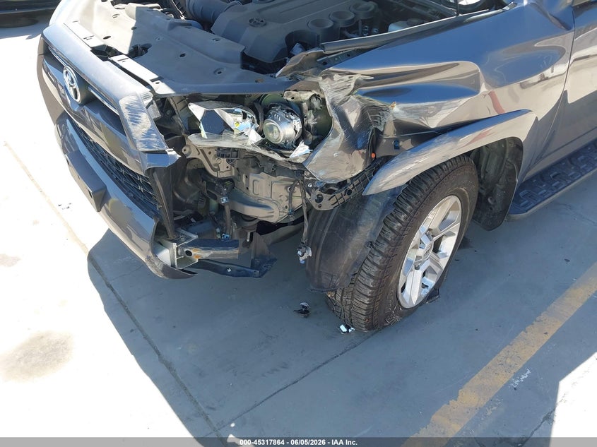 2020 Toyota 4runner VIN JTEBU5JR1L5807590 IAAI salvage auction — LEFT FRONT, Salvage Title, sold $17,700 on 2026-07-06 (photo 6)