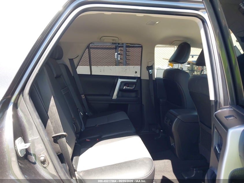 2020 Toyota 4runner VIN JTEBU5JR1L5807590 IAAI salvage auction — LEFT FRONT, Salvage Title, sold $17,700 on 2026-07-06 (photo 8)