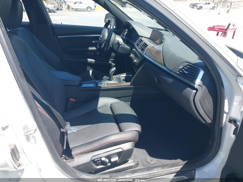 2018 BMW 3er VIN WBA8J1C58JA019014 IAAI salvage auction — RIGHT SIDE, Salvage Title, sold $4,350 on 2026-07-15 (photo 5)