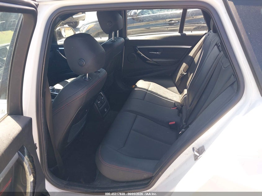 2018 BMW 3er VIN WBA8J1C58JA019014 IAAI salvage auction — RIGHT SIDE, Salvage Title, sold $4,350 on 2026-07-15 (photo 8)