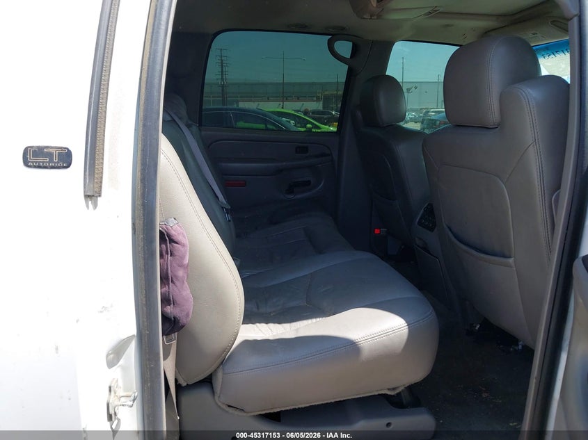 2005 Chevrolet Suburban 1500 VIN 3GNEC16Z95G154046 IAAI salvage auction — NORMAL WEAR, Clear - Dealer Only (California), sold $450 on 2026-07-07 (photo 8)