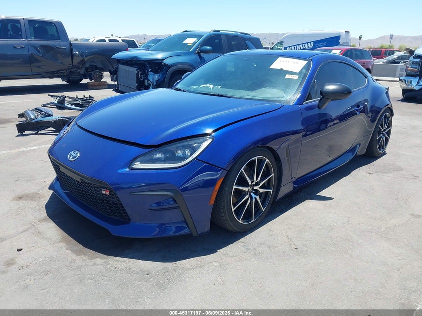2022 Toyota Gr 86 VIN JF1ZNBB18N9757683 IAAI salvage auction — FRONT END, Salvage Title, sold $8,200 on 2026-07-28 (photo 2)