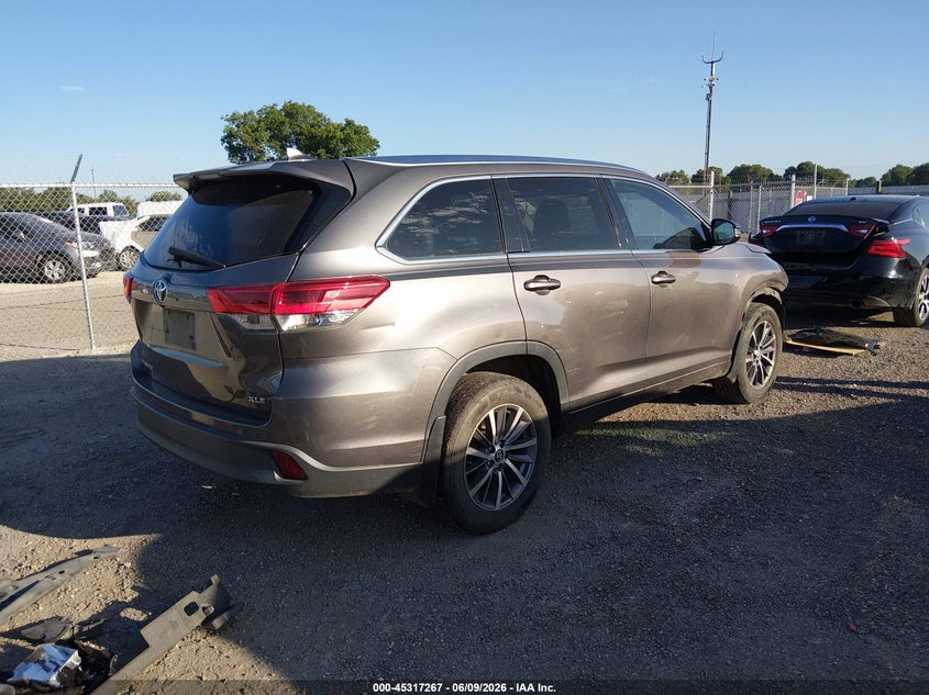 2017 Toyota Highlander VIN 5TDKZRFH5HS214961 IAAI salvage auction — FRONT END, Salvage Title, sold $4,650 on 2026-07-18 (photo 4)