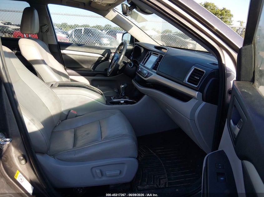 2017 Toyota Highlander VIN 5TDKZRFH5HS214961 IAAI salvage auction — FRONT END, Salvage Title, sold $4,650 on 2026-07-18 (photo 5)