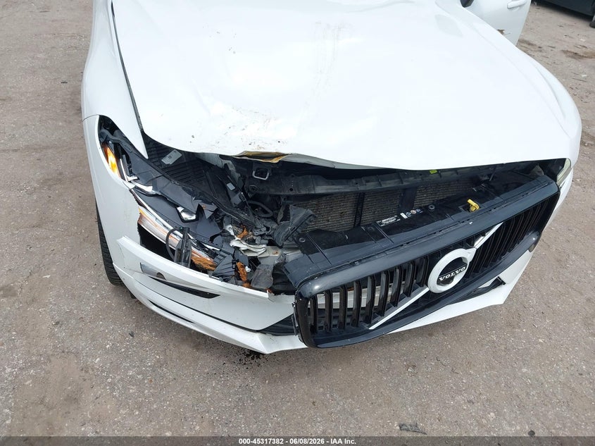 2020 Volvo Xc60 VIN YV4102DL7L1549789 IAAI salvage auction — RIGHT FRONT, Salvage Title, sold $9,125 on 2026-08-05 (photo 6)