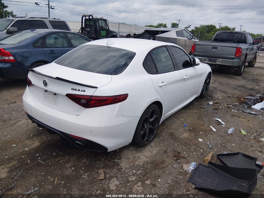 2017 Alfa romeo Giulia VIN ZARFAECNXH7542257 IAAI salvage auction — UNKNOWN, Salvage Title, sold $4,400 on 2026-08-22 (photo 4)