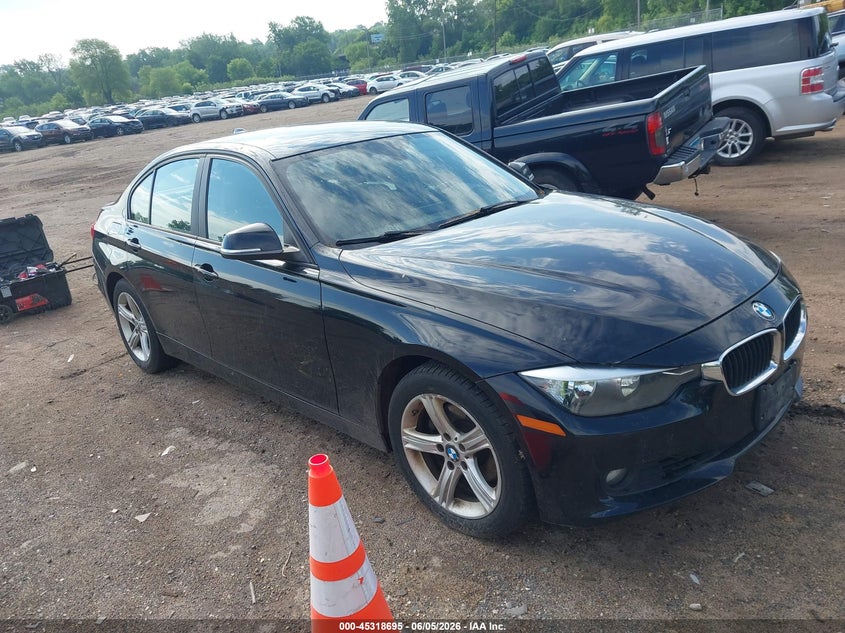 2013 BMW 3er VIN WBA3B3C54DF540760 IAAI salvage auction — NORMAL WEAR, Salvage Title, sold $250 on 2026-07-22 (photo 1)
