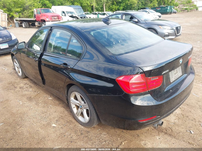 2013 BMW 3er VIN WBA3B3C54DF540760 IAAI salvage auction — NORMAL WEAR, Salvage Title, sold $250 on 2026-07-22 (photo 3)