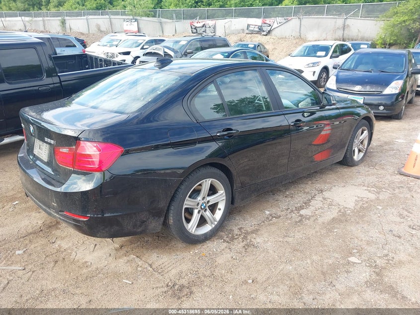2013 BMW 3er VIN WBA3B3C54DF540760 IAAI salvage auction — NORMAL WEAR, Salvage Title, sold $250 on 2026-07-22 (photo 4)